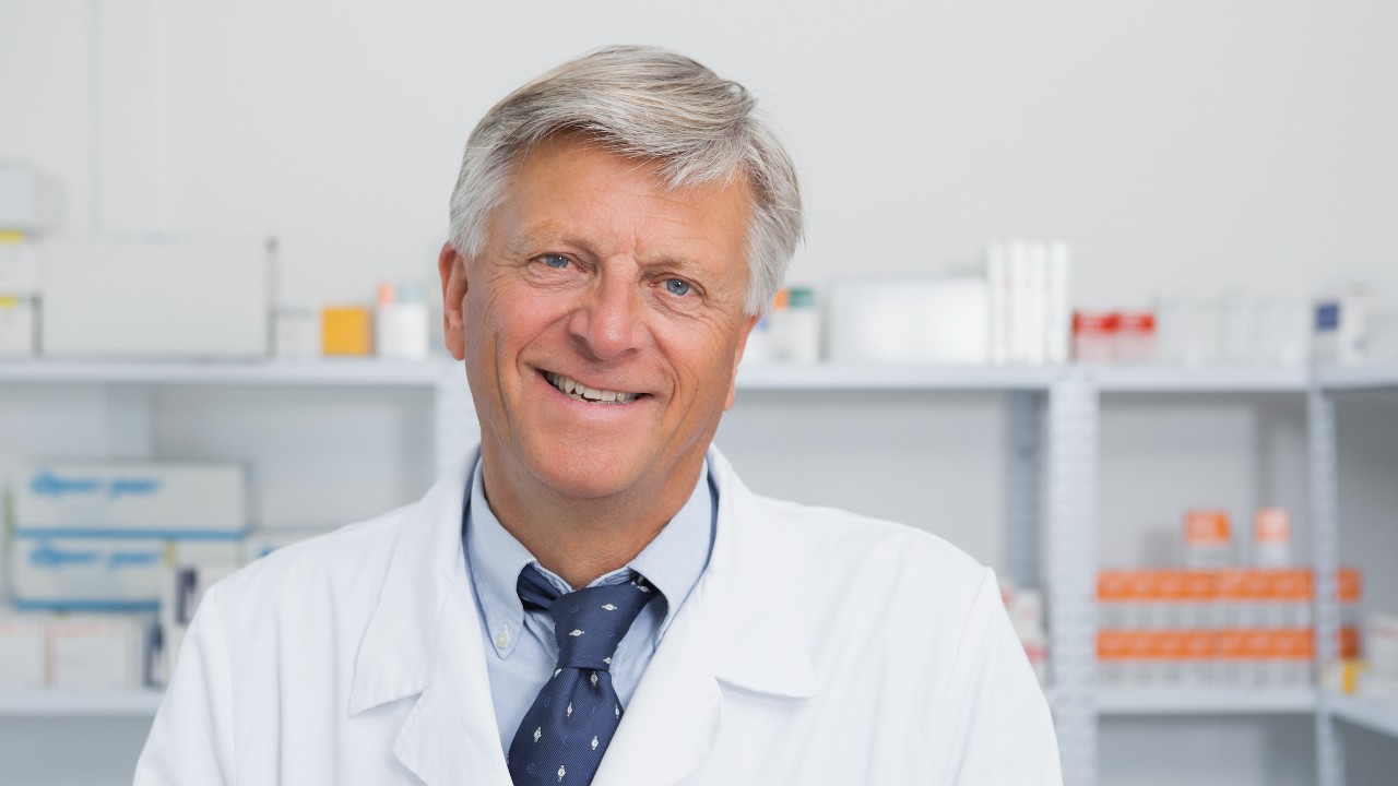 Pharmacist old 1280.jpg