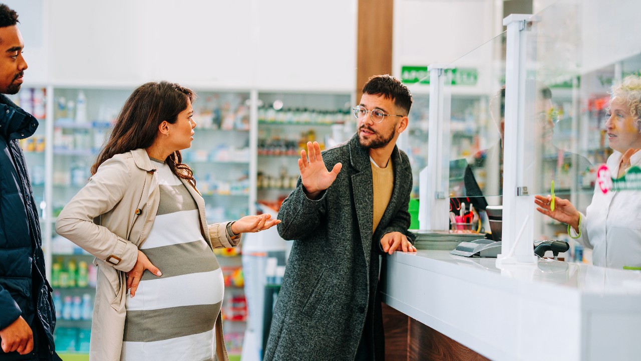 Pharmacy queue 1280.jpg