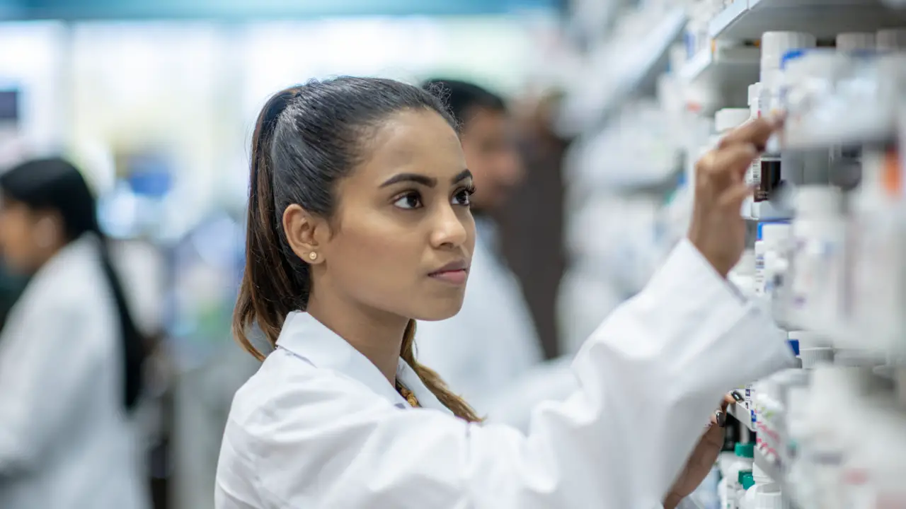 female-pharmacist-new-1280