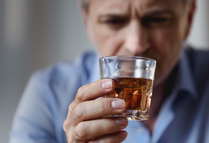 Alcohol consumption cropped.jpg
