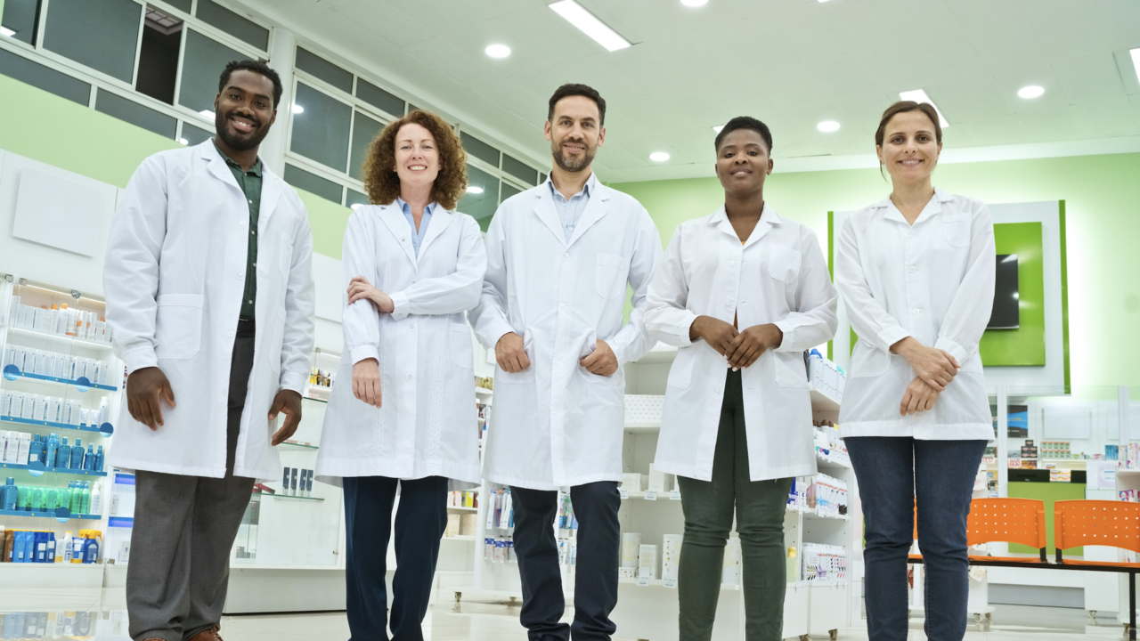 pharmacists-group-1280