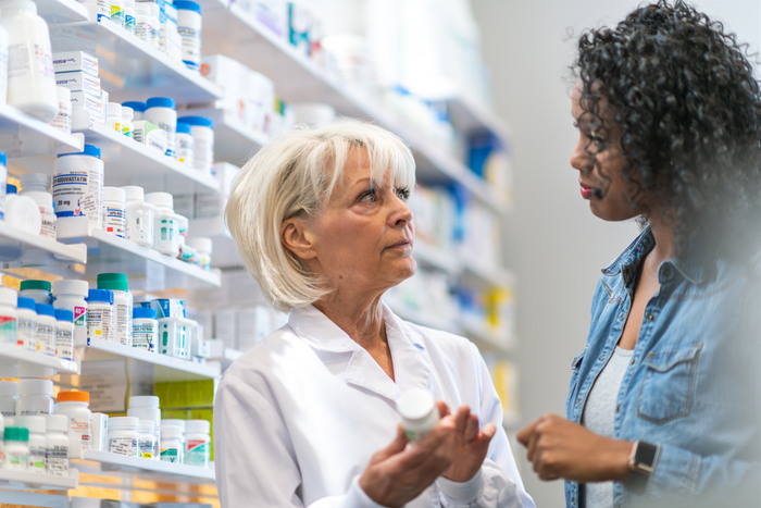 Pharmacist and patient talk 700.png