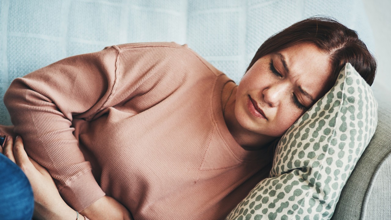 Woman endometriosis 1280.jpg