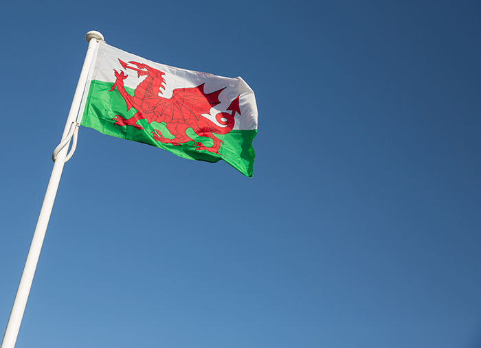 wales-welsh-flag-billowing.jpg