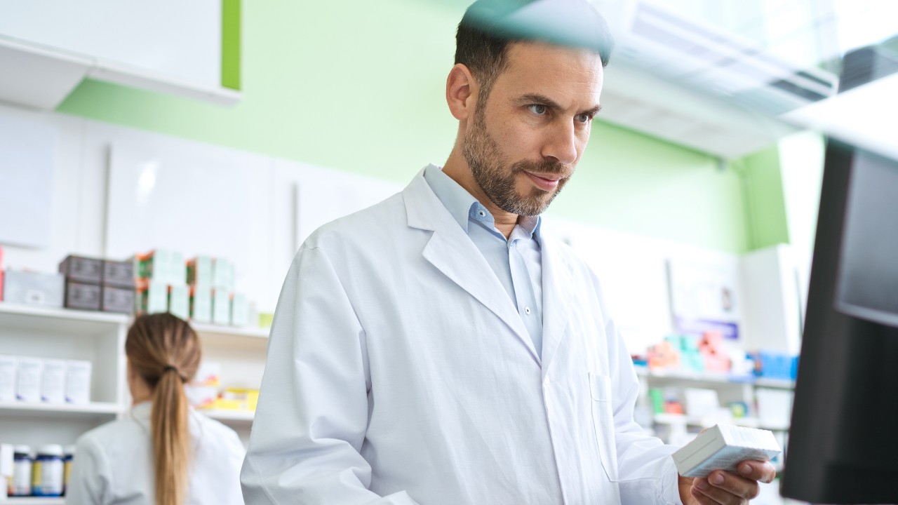 pharmacist-electronic-prescription-1280