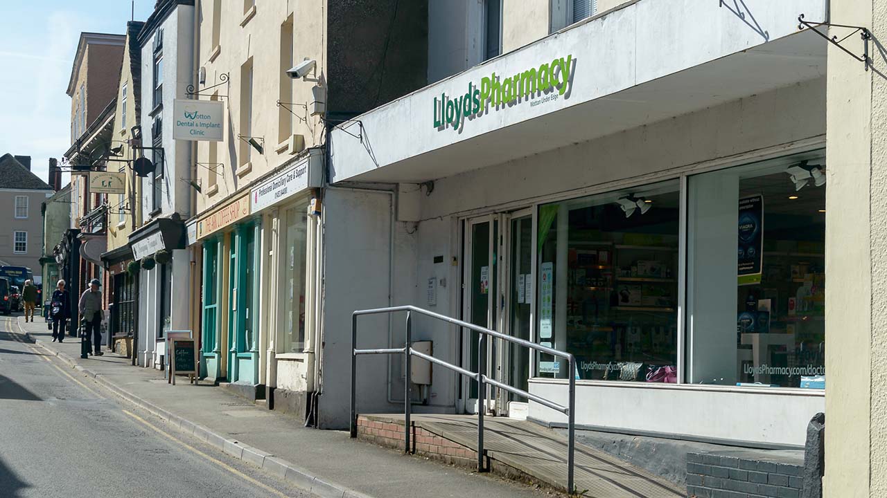 Lloyds store summary.jpg