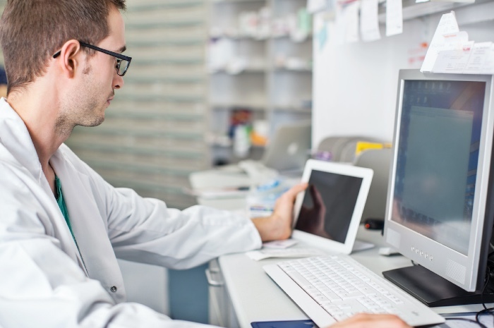 Pharmacist online 620.jpg