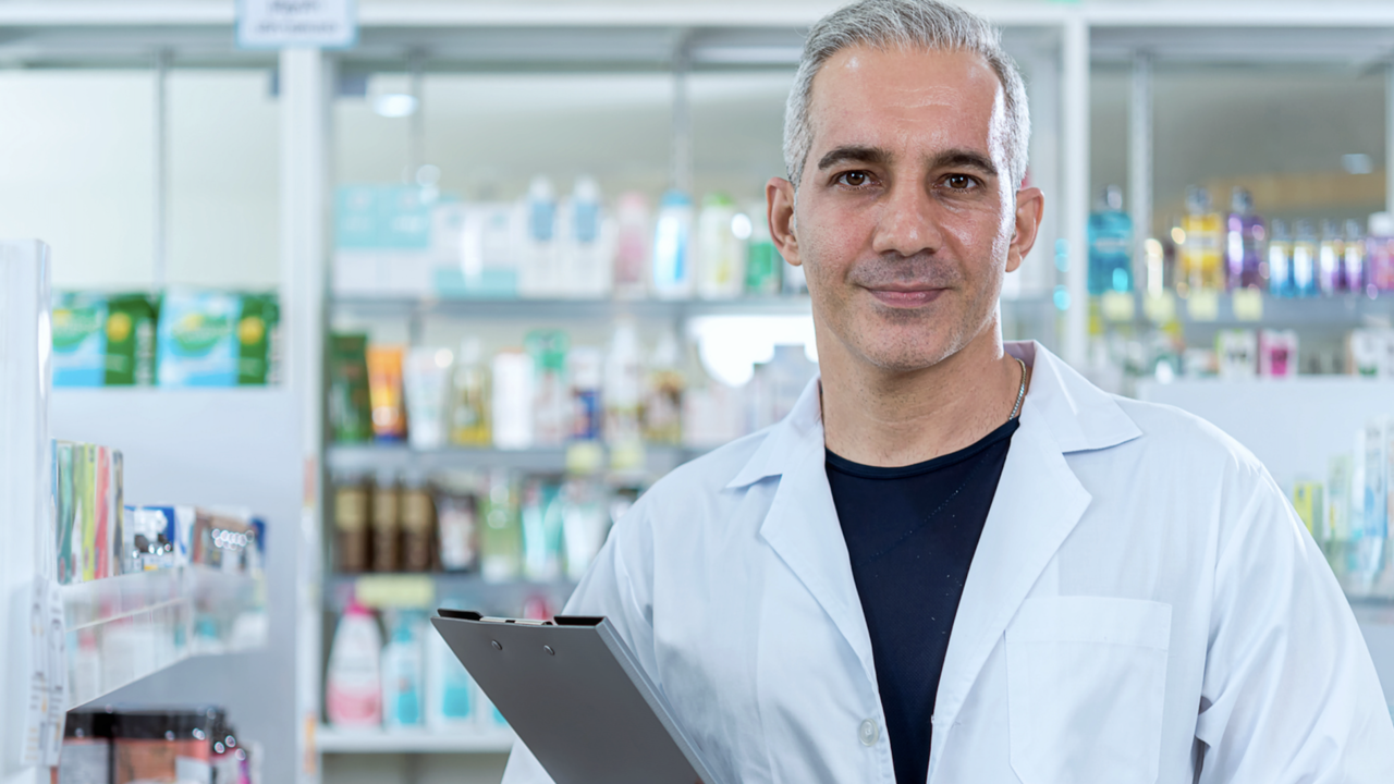 pharmacist-white-male-1280