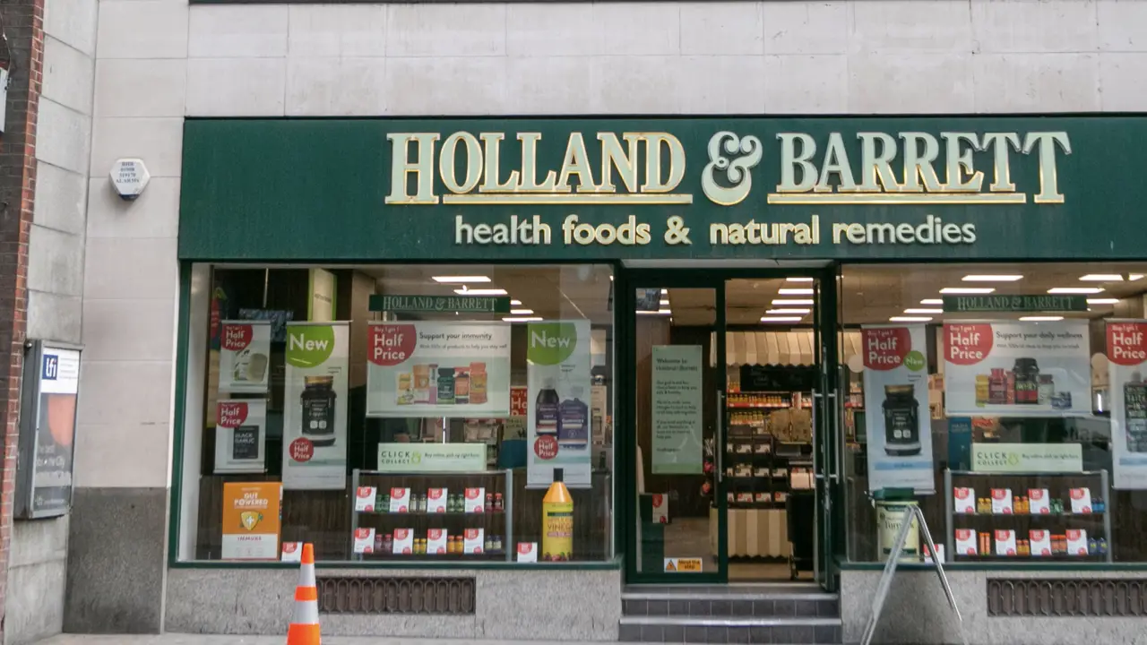 holland-barrett-london-1280