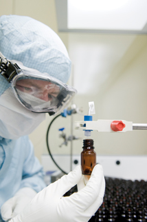 WEB_Moorfields_Hand filling.jpg