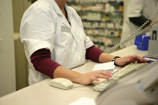 Pharmacy_dispensing_computer.jpg