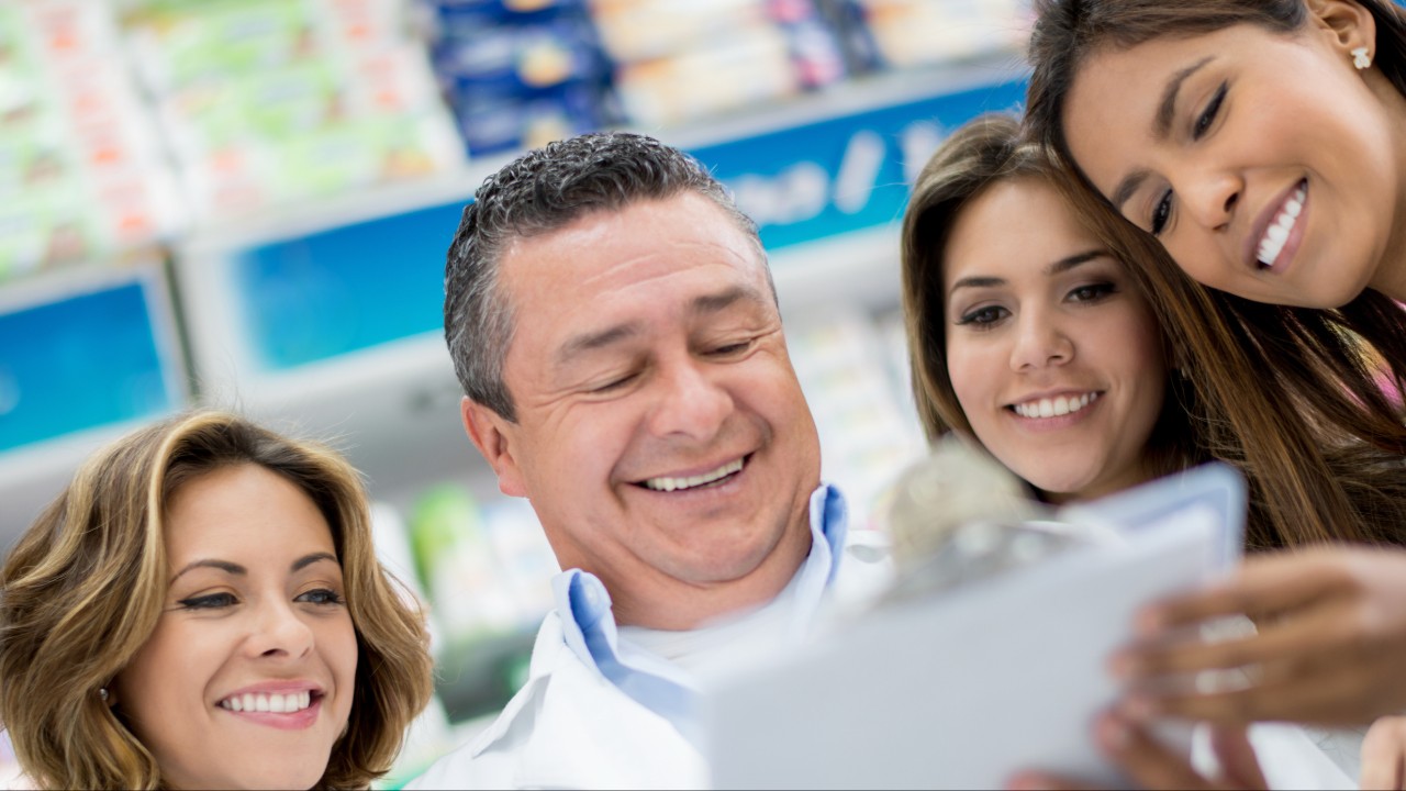 pharmacists-team-24-1280